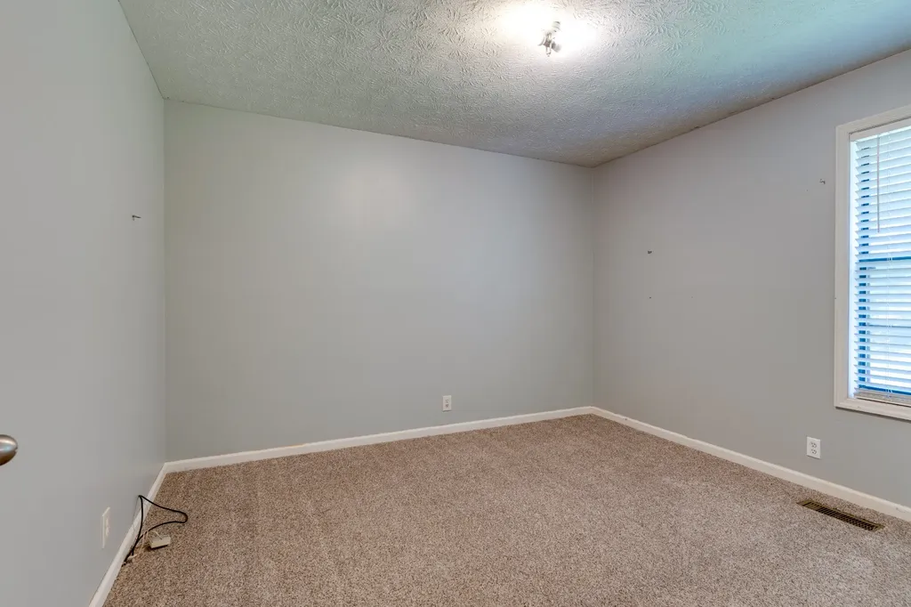 463 Calista Road White House TN 37188