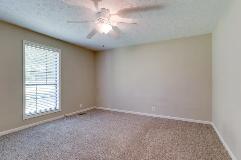 463 Calista Road White House TN 37188