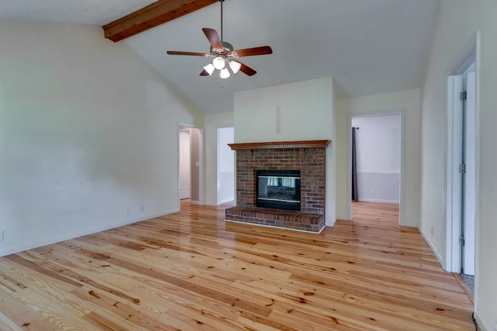 463 Calista Road White House TN 37188