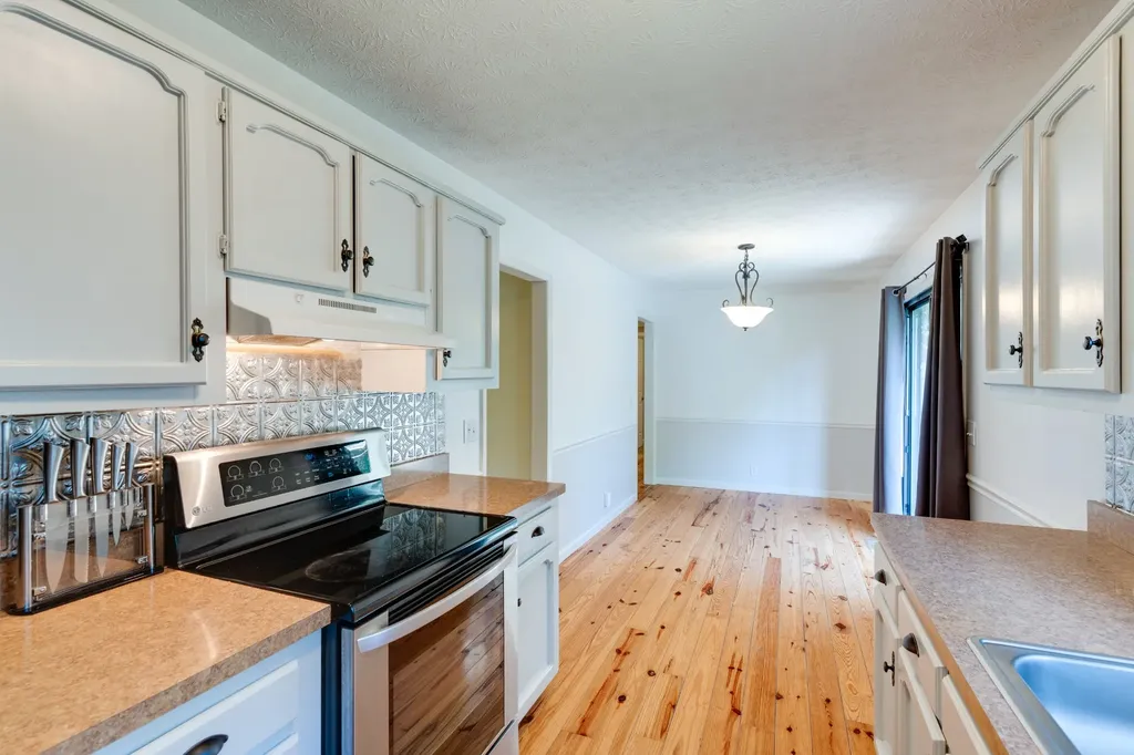 463 Calista Road White House TN 37188