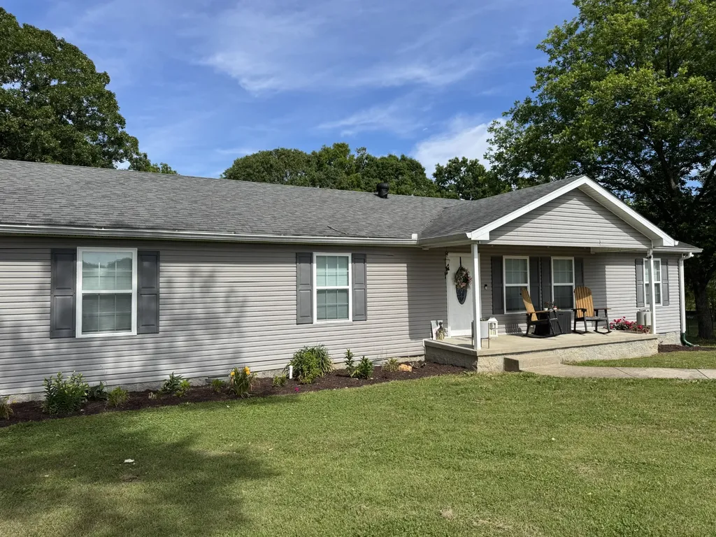 105 Larkins Drive White Bluff TN 37187