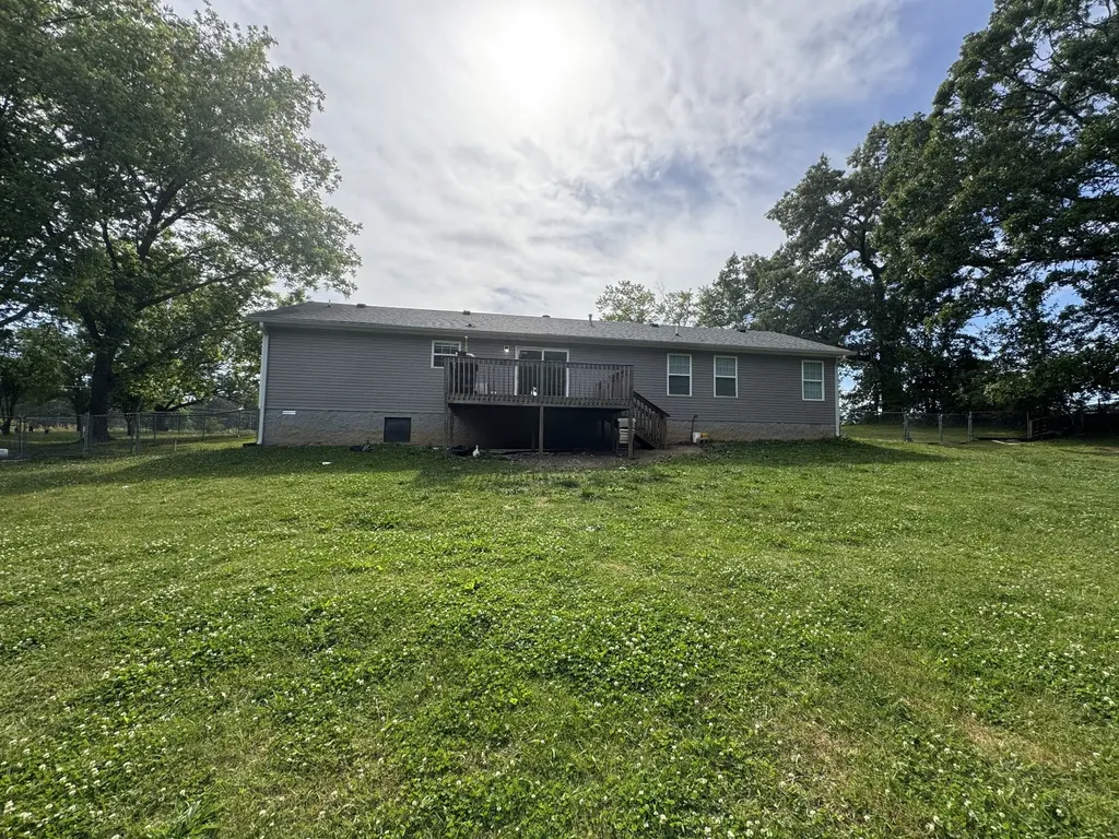 105 Larkins Drive White Bluff TN 37187
