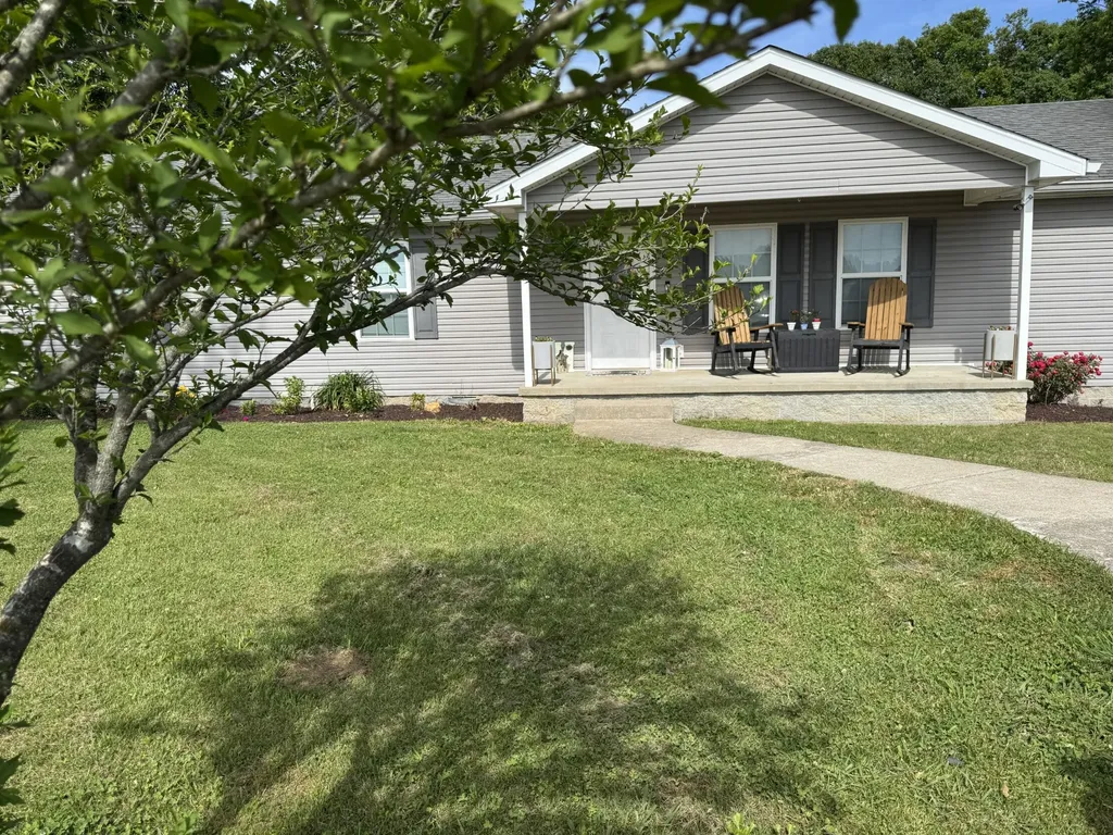 105 Larkins Drive White Bluff TN 37187