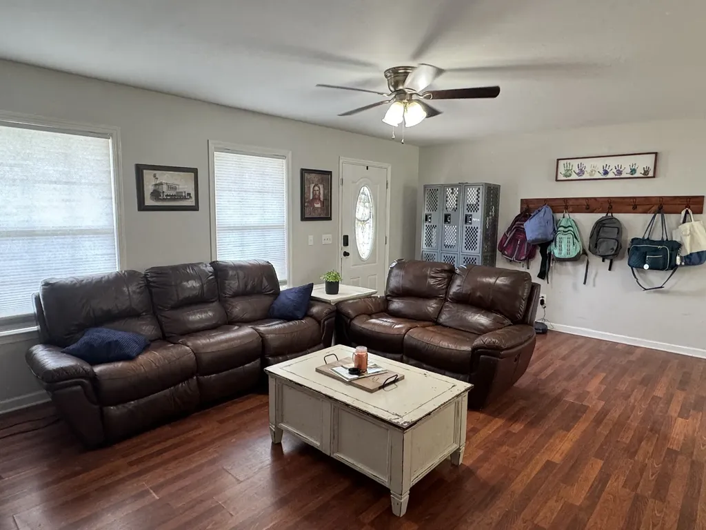 105 Larkins Drive White Bluff TN 37187