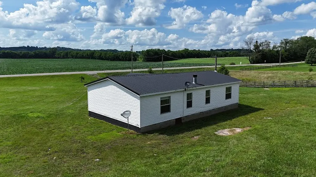 2993 Pulaski Highway Cornersville TN 37047