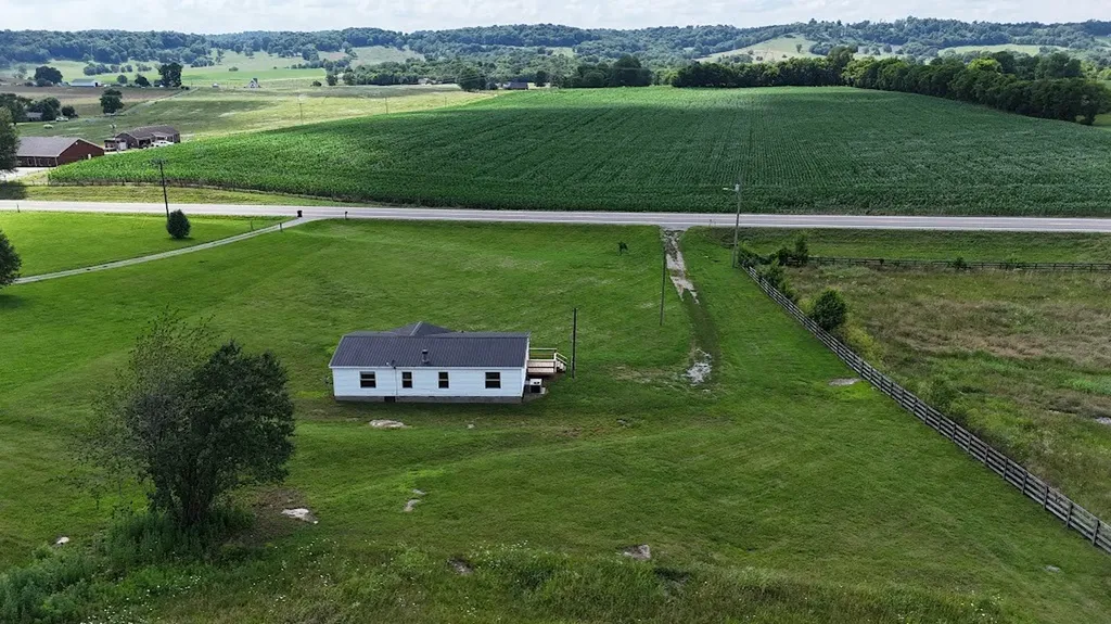 2993 Pulaski Highway Cornersville TN 37047