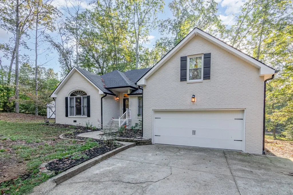 1681 Adswood Road Clarksville TN 37042