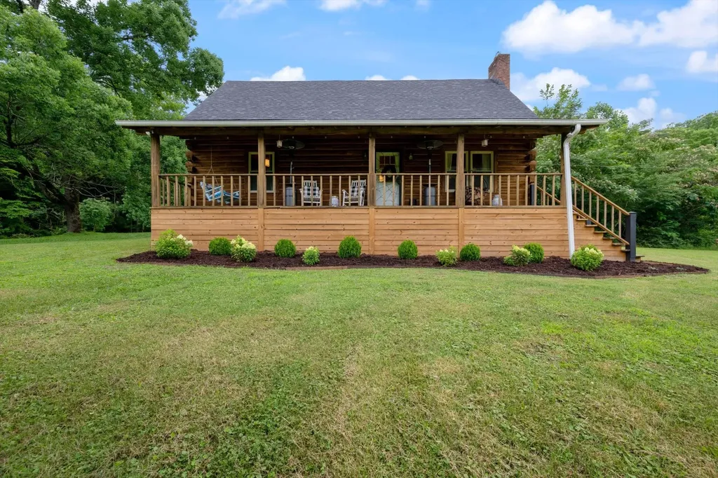 8004 Charlotte Pike Nashville TN 37221