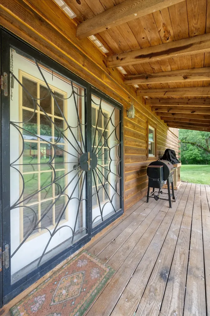 8004 Charlotte Pike Nashville TN 37221