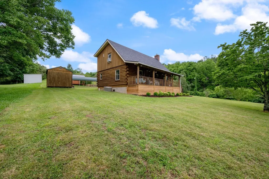 8004 Charlotte Pike Nashville TN 37221