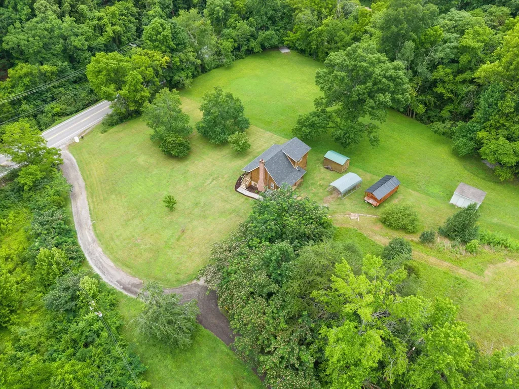 8004 Charlotte Pike Nashville TN 37221