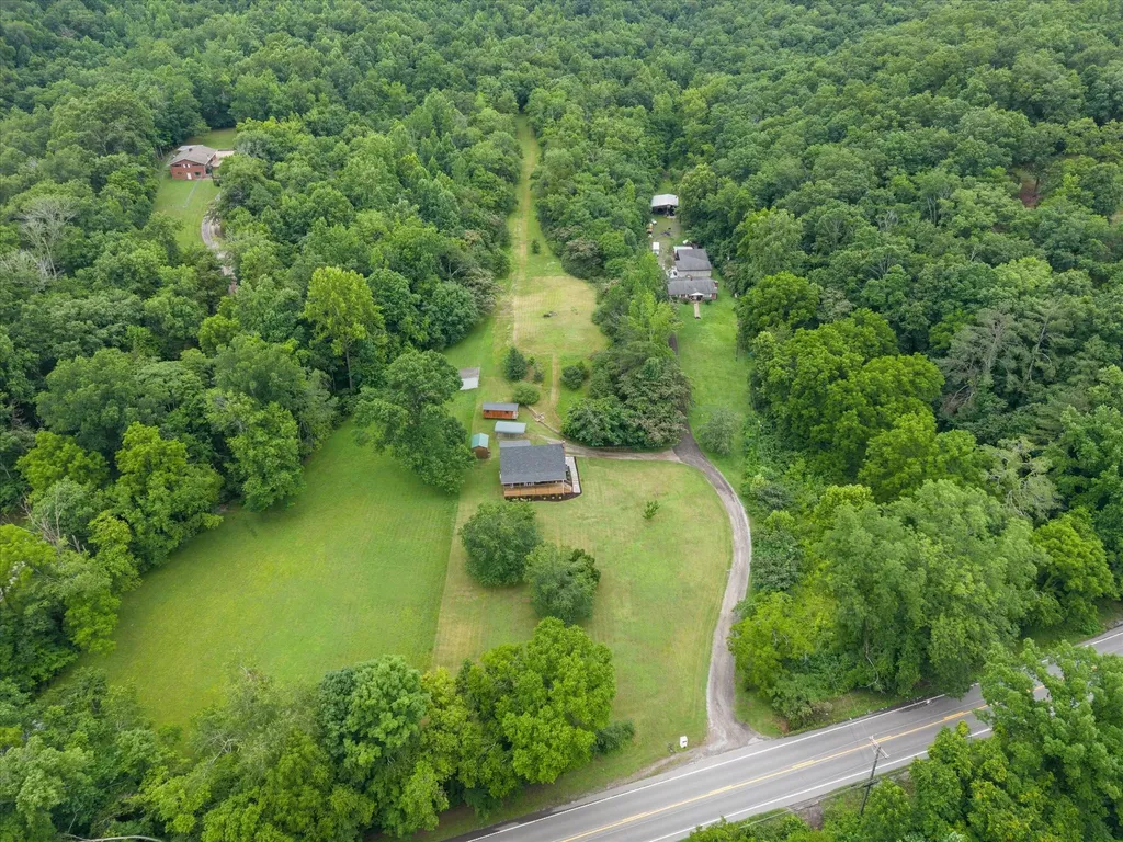 8004 Charlotte Pike Nashville TN 37221