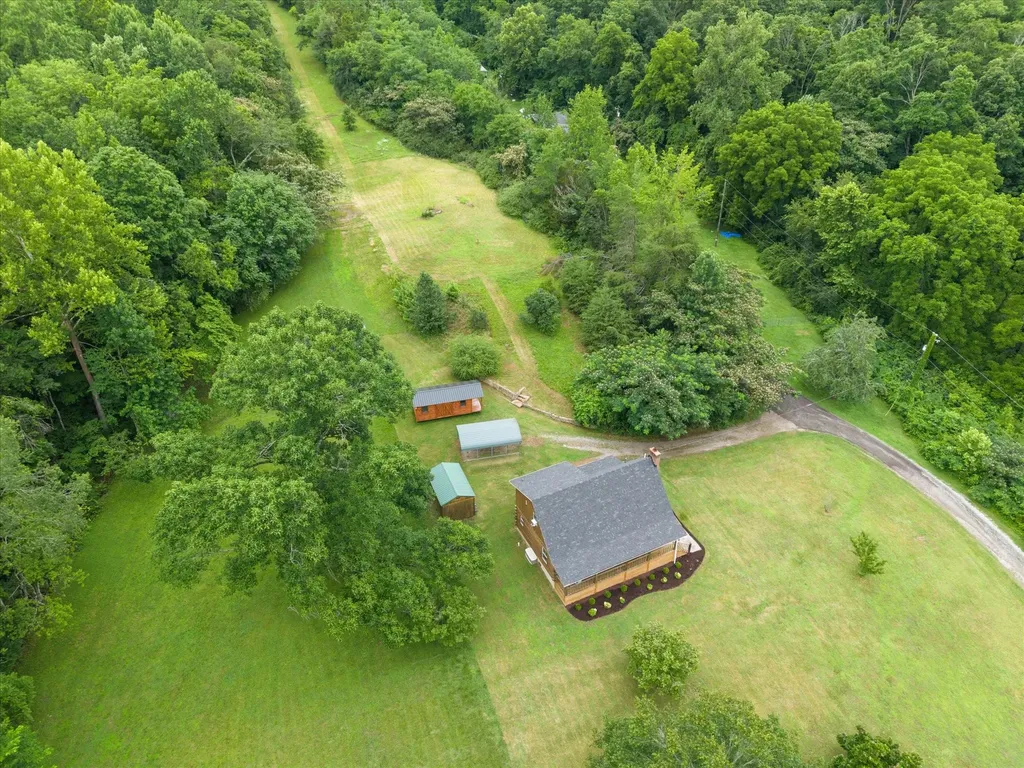 8004 Charlotte Pike Nashville TN 37221