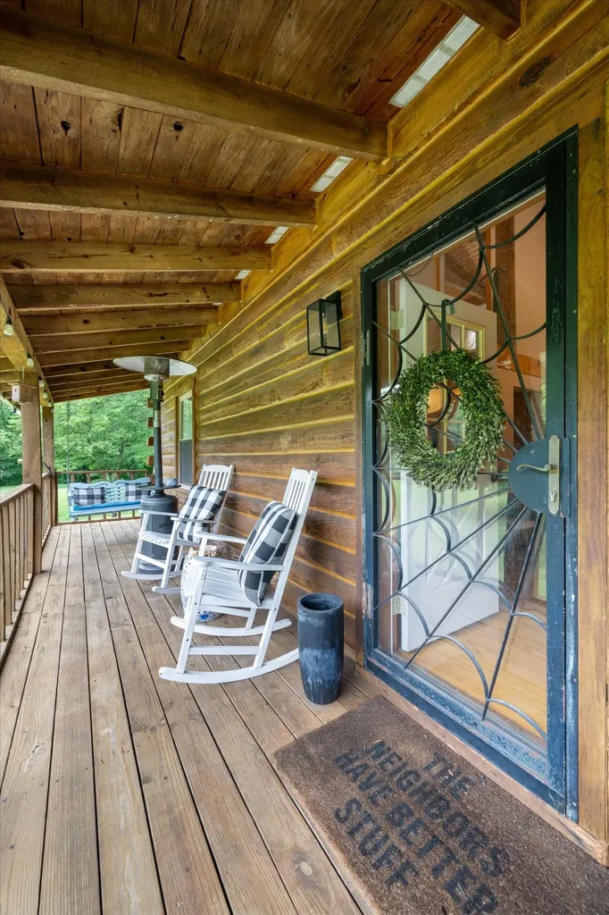 8004 Charlotte Pike Nashville TN 37221