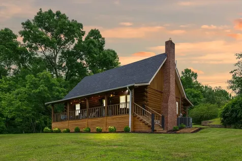 8004 Charlotte Pike Nashville TN 37221