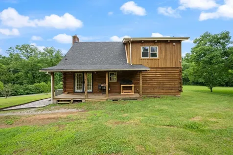 8004 Charlotte Pike Nashville TN 37221