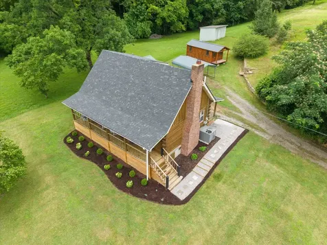 8004 Charlotte Pike Nashville TN 37221