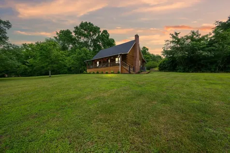 8004 Charlotte Pike Nashville TN 37221