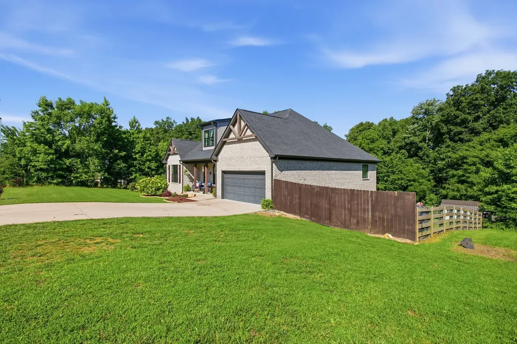 214 Mary Alice Drive Leoma TN 38468
