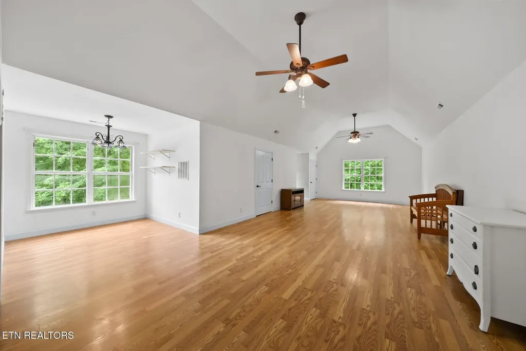 1035 Gray Eagle Drive Crossville TN 38572