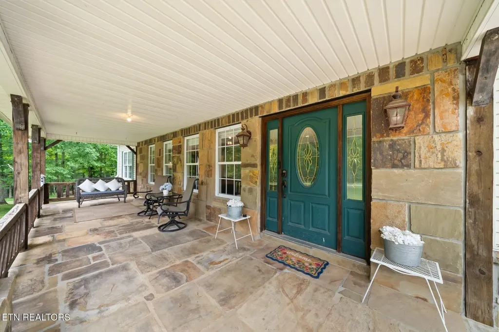 1035 Gray Eagle Drive Crossville TN 38572