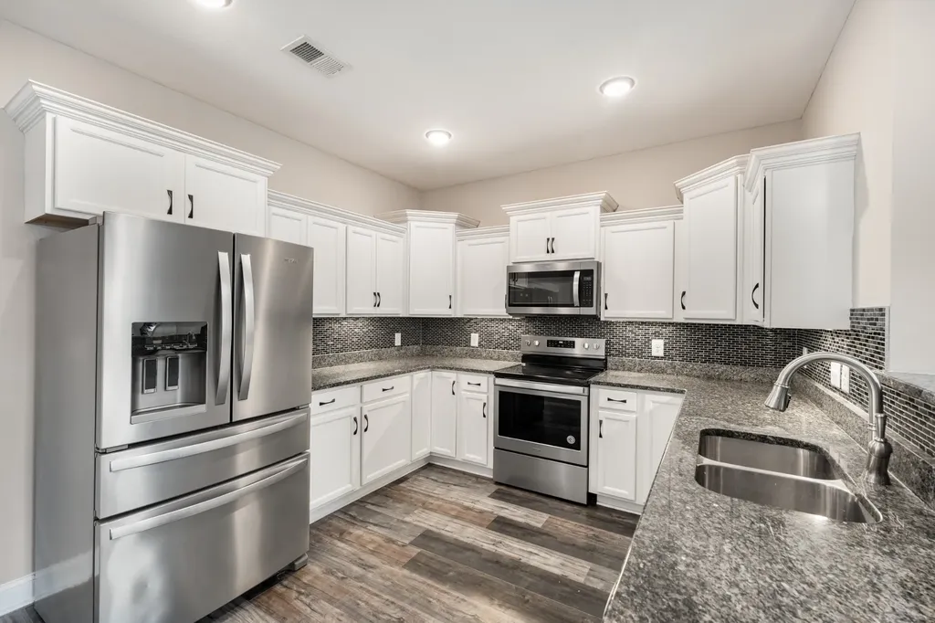518 Latham Court Clarksville TN 37043