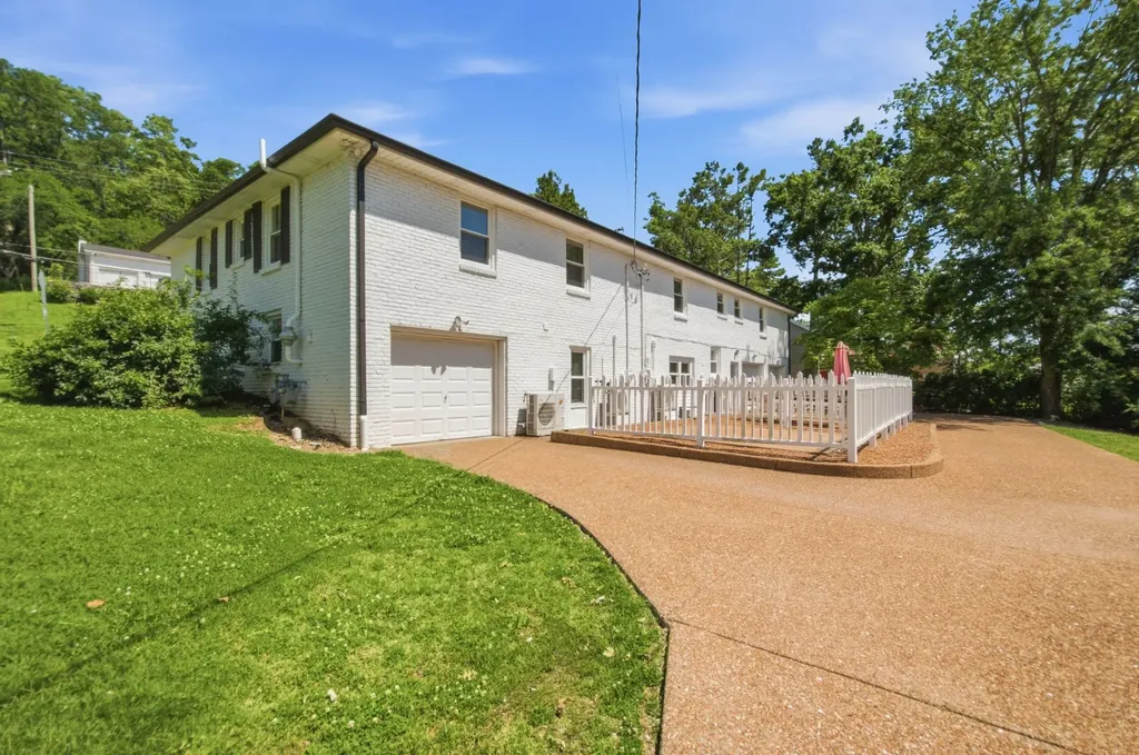 7401 Harrow Drive Nashville TN 37221