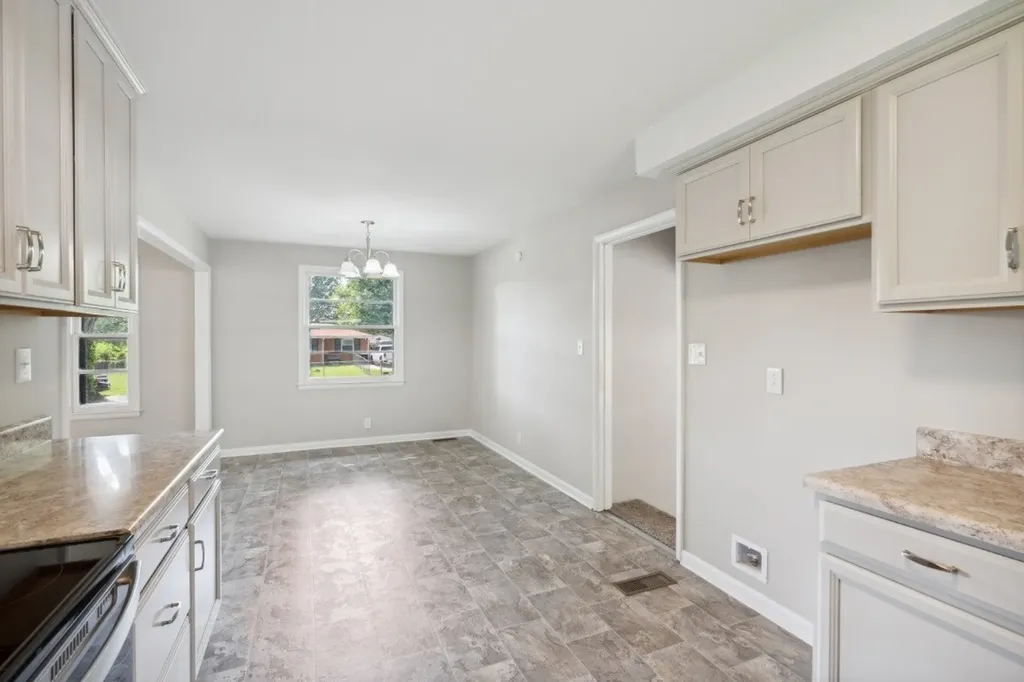 30 Dalewood Drive Clarksville TN 37042