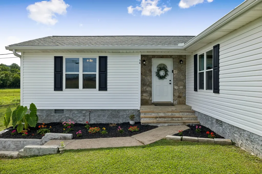 54 Hickman Highway Gordonsville TN 38563