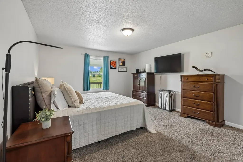 54 Hickman Highway Gordonsville TN 38563