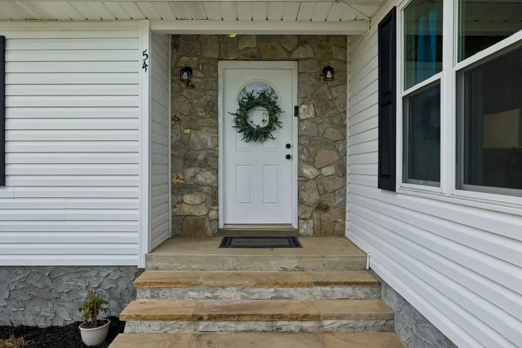 54 Hickman Highway Gordonsville TN 38563