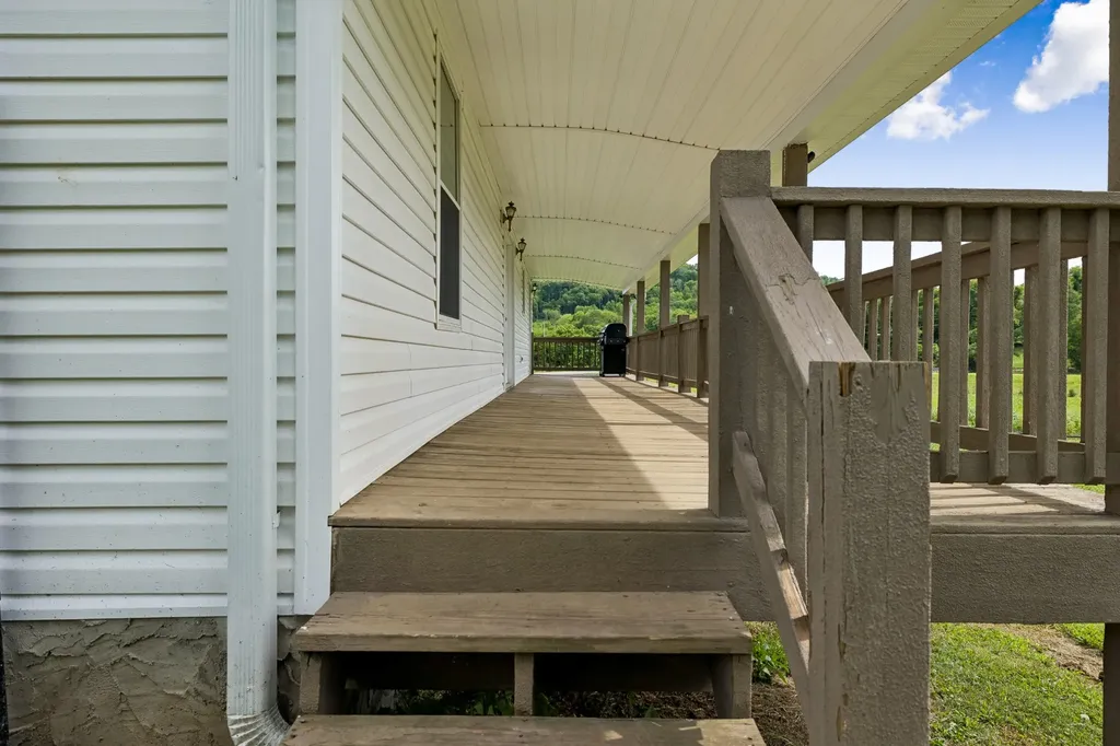 54 Hickman Highway Gordonsville TN 38563