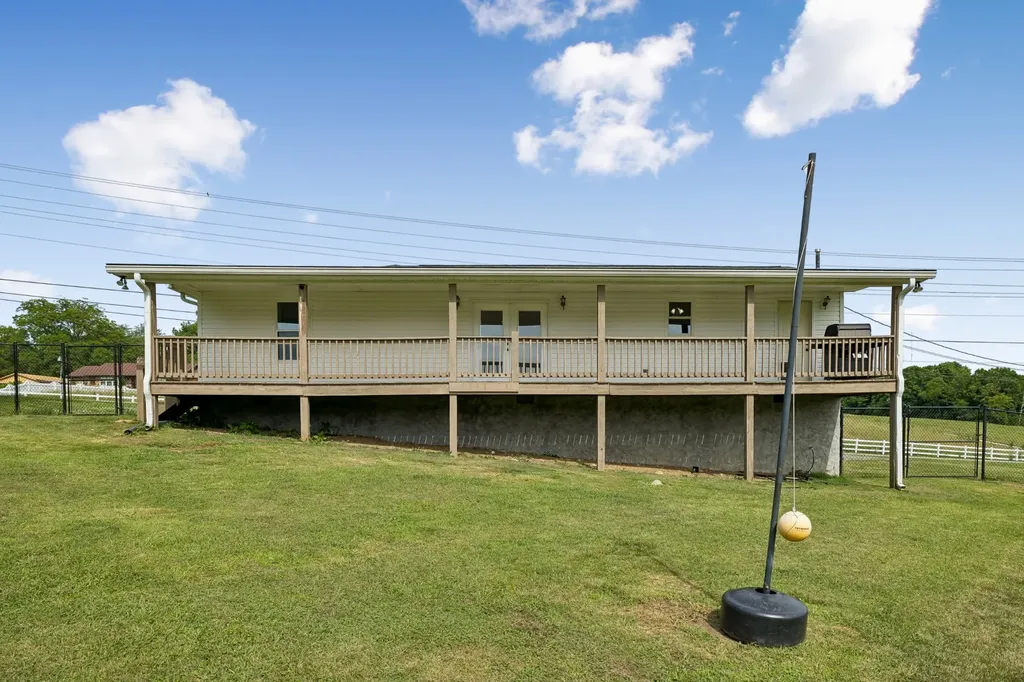 54 Hickman Highway Gordonsville TN 38563