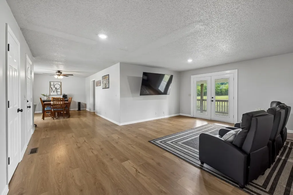 54 Hickman Highway Gordonsville TN 38563