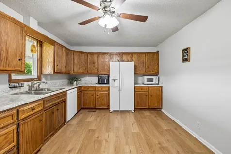 54 Hickman Highway Gordonsville TN 38563