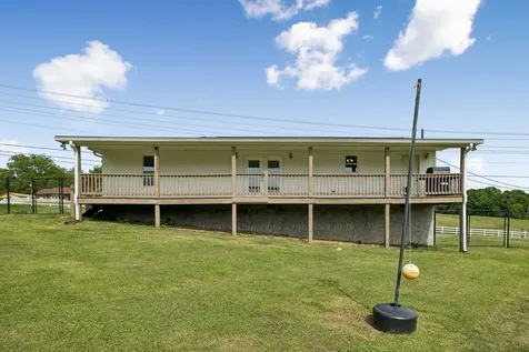 54 Hickman Highway Gordonsville TN 38563
