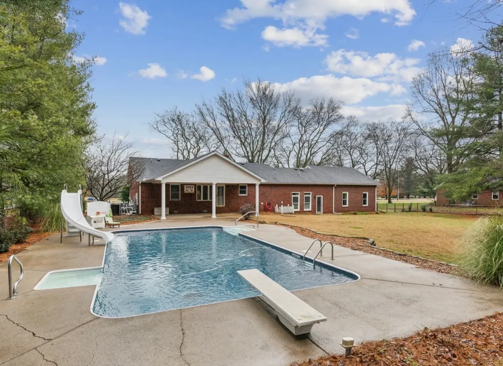 1964 Orchard Park Drive Murfreesboro TN 37128