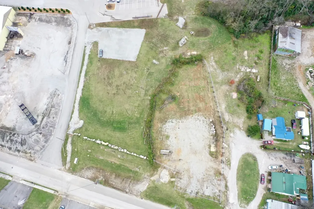 200 Cemetery Avenue Columbia TN 38401