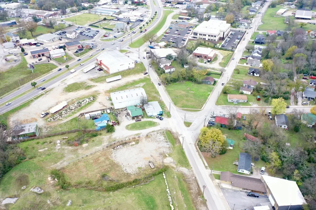 200 Cemetery Avenue Columbia TN 38401