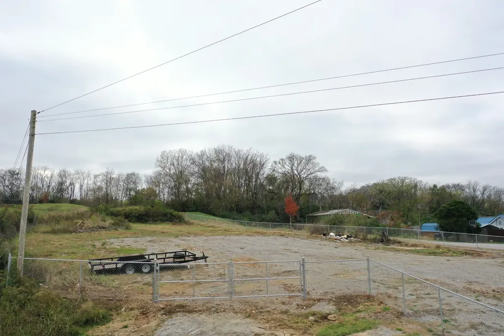 200 Cemetery Avenue Columbia TN 38401