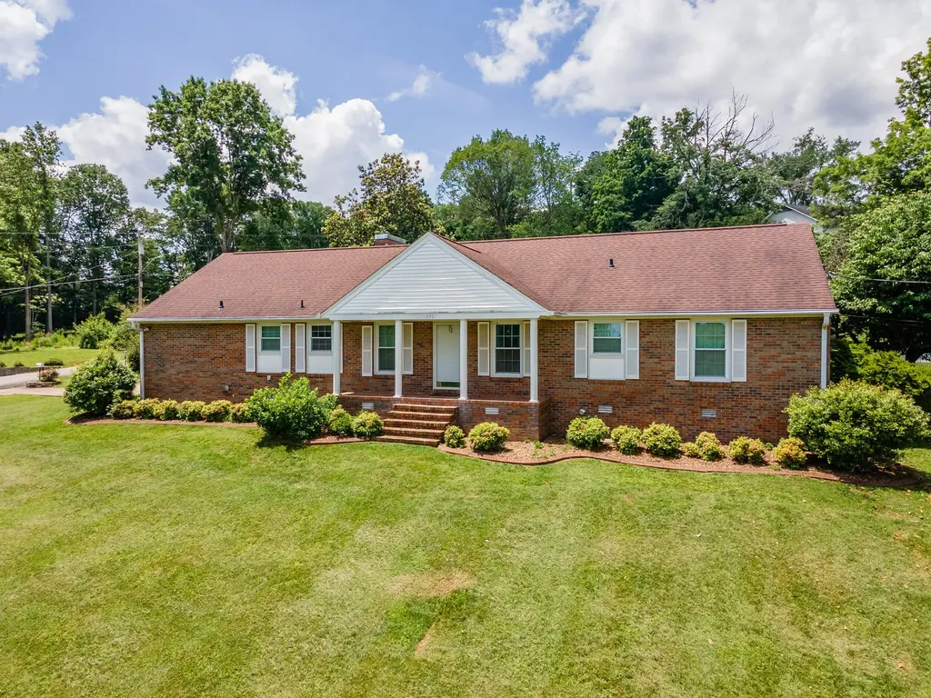 1301 White Drive Lewisburg TN 37091