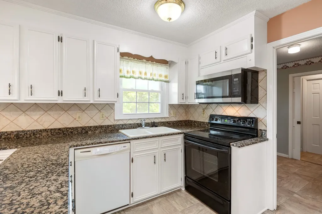 1301 White Drive Lewisburg TN 37091