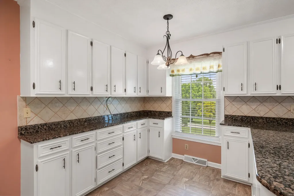 1301 White Drive Lewisburg TN 37091
