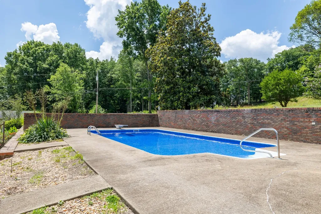 1301 White Drive Lewisburg TN 37091