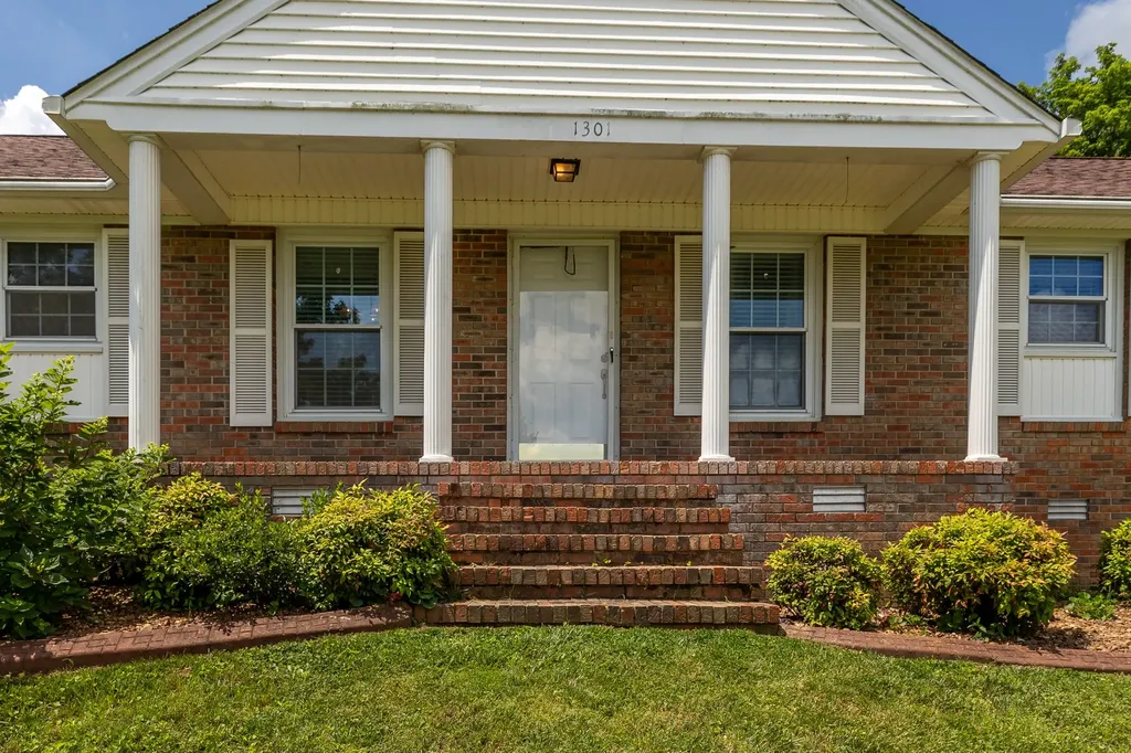 1301 White Drive Lewisburg TN 37091