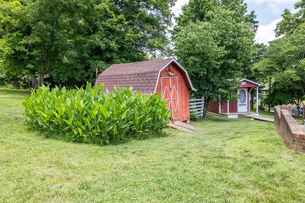 1301 White Drive Lewisburg TN 37091