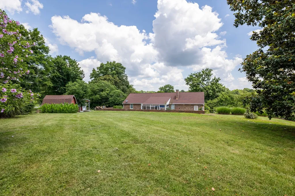 1301 White Drive Lewisburg TN 37091