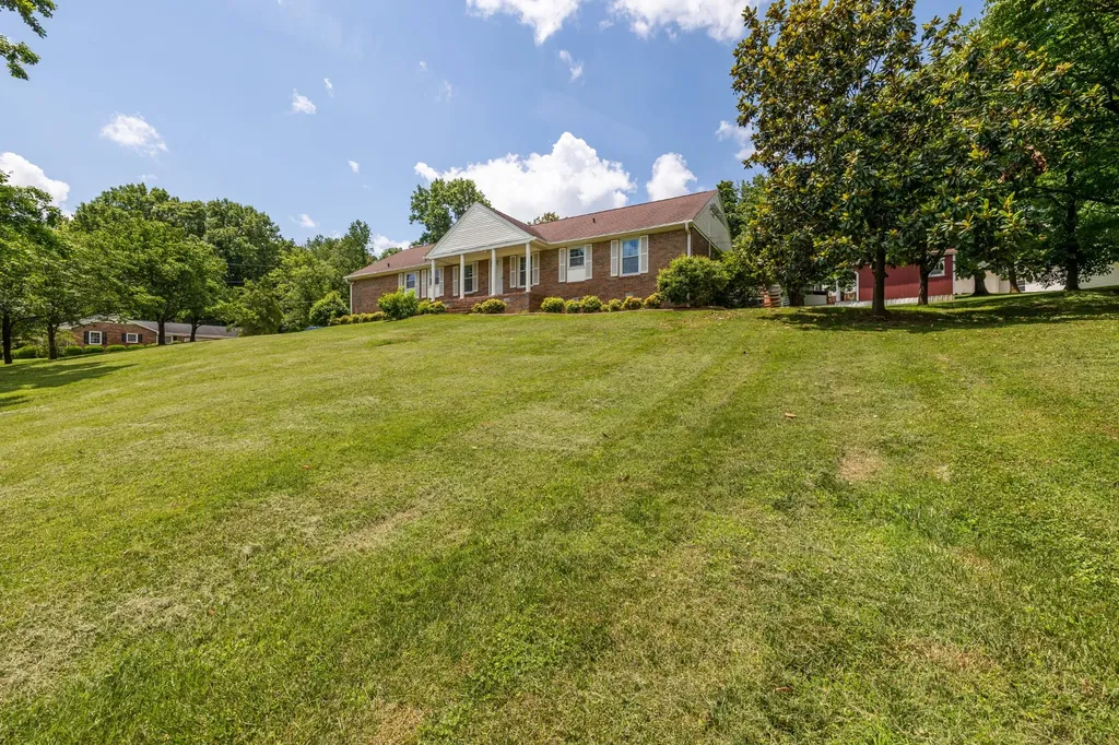 1301 White Drive Lewisburg TN 37091