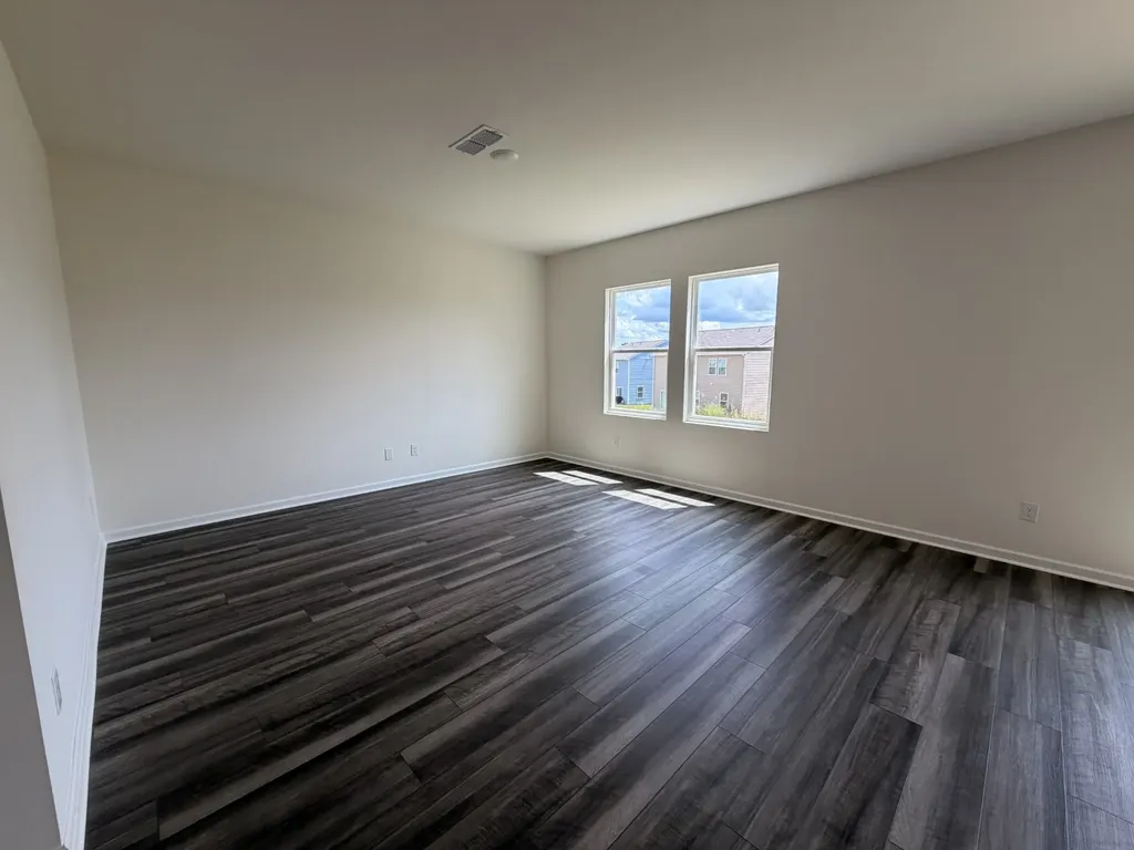 3239 Barrel Oak Pass Columbia TN 38401