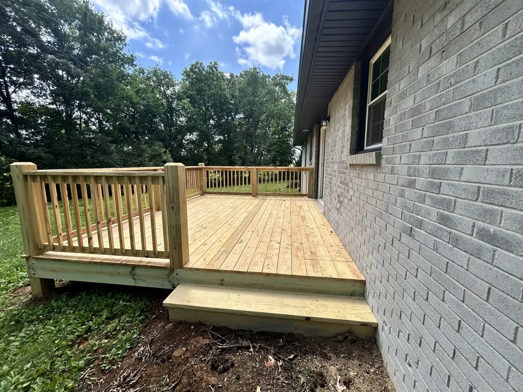 2491 S Hinton Road Southside TN 37171